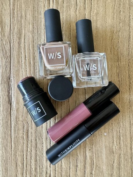withSimplicity Lip Gloss